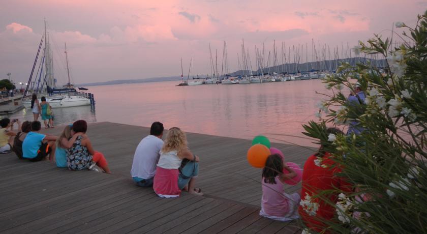 Apartman Vitorlas Vendeghaz Balatonfured Exterior photo